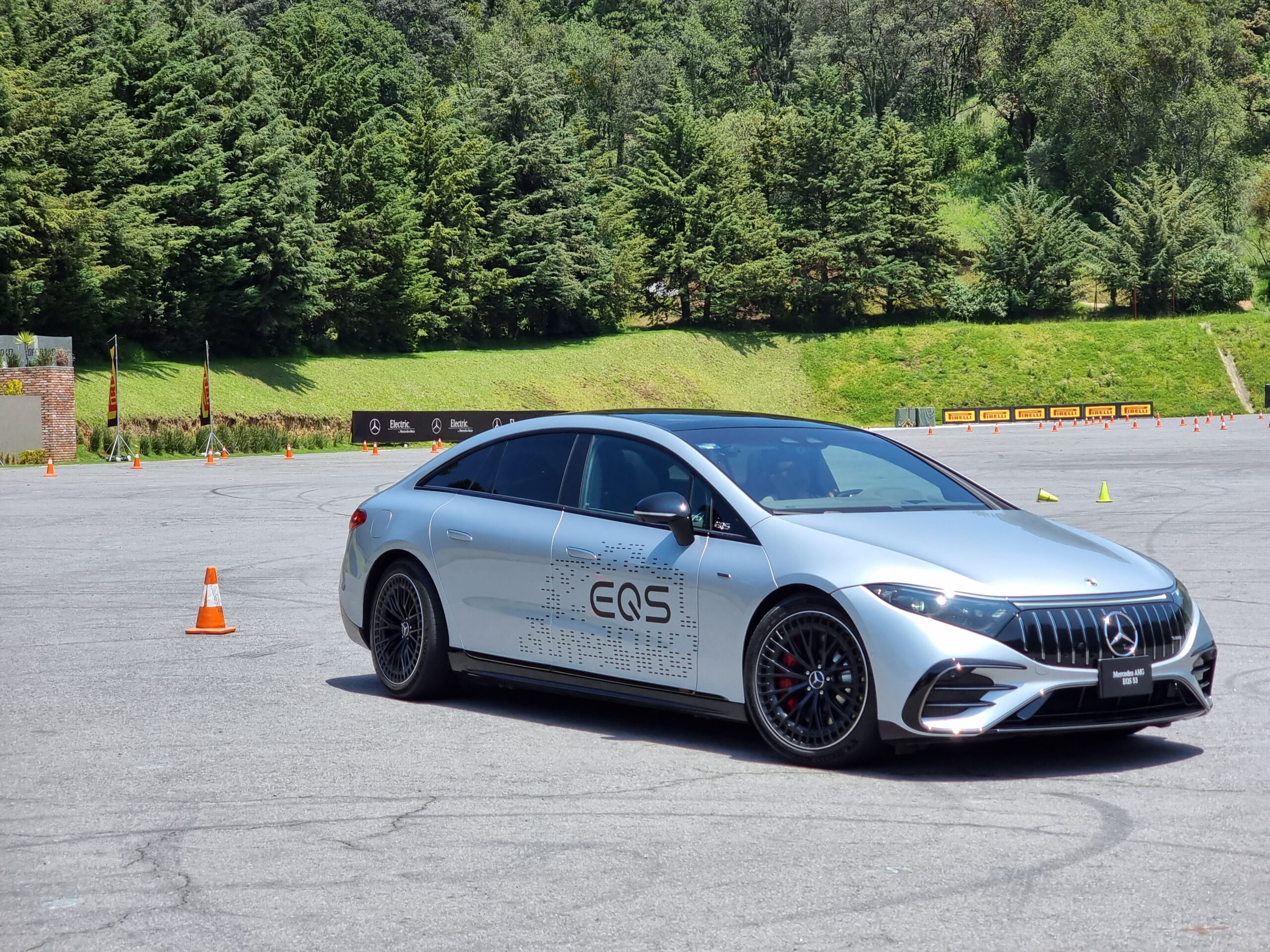 ESPECIAL – MERCEDES-BENZ EQ EXPERIENCE:LA MAGIA ESTÁ EN LA BATERÍA