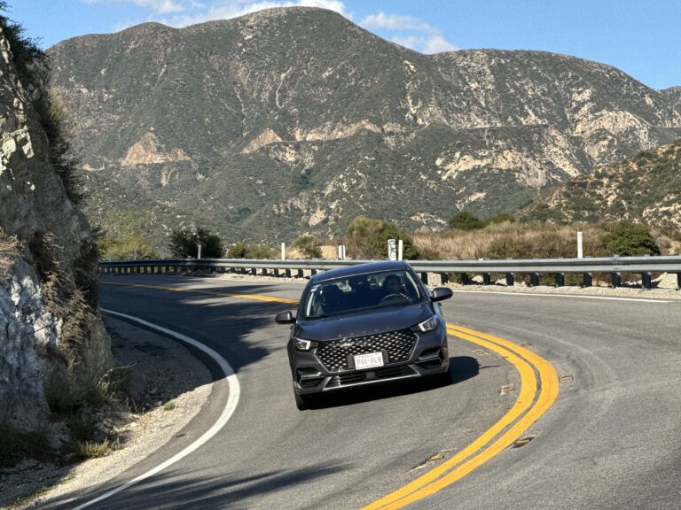 Llevamos un Omoda desde México a Los Ángeles