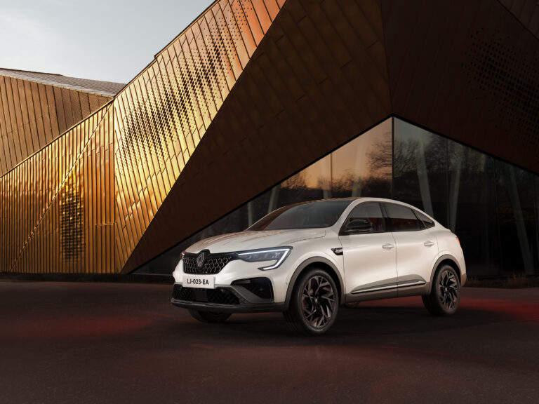 PRUEBA DE MANEJO RENAULT ARKANA: ESPÍRITU ALPINO