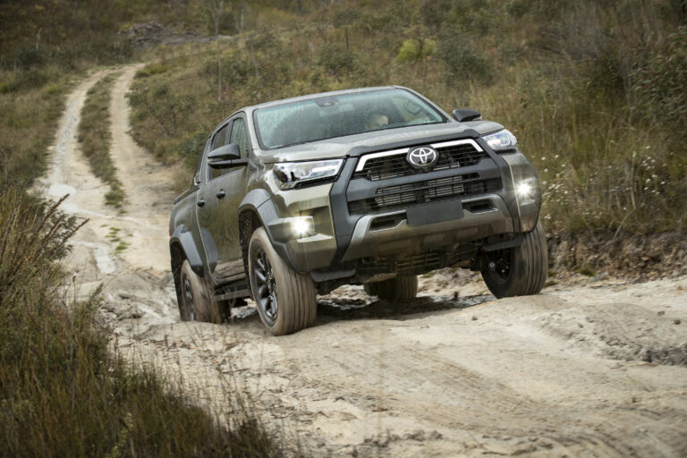 Toyota Hilux MHEV: La Pickup Híbrida Más Capaz y Eficiente de Toyota en México