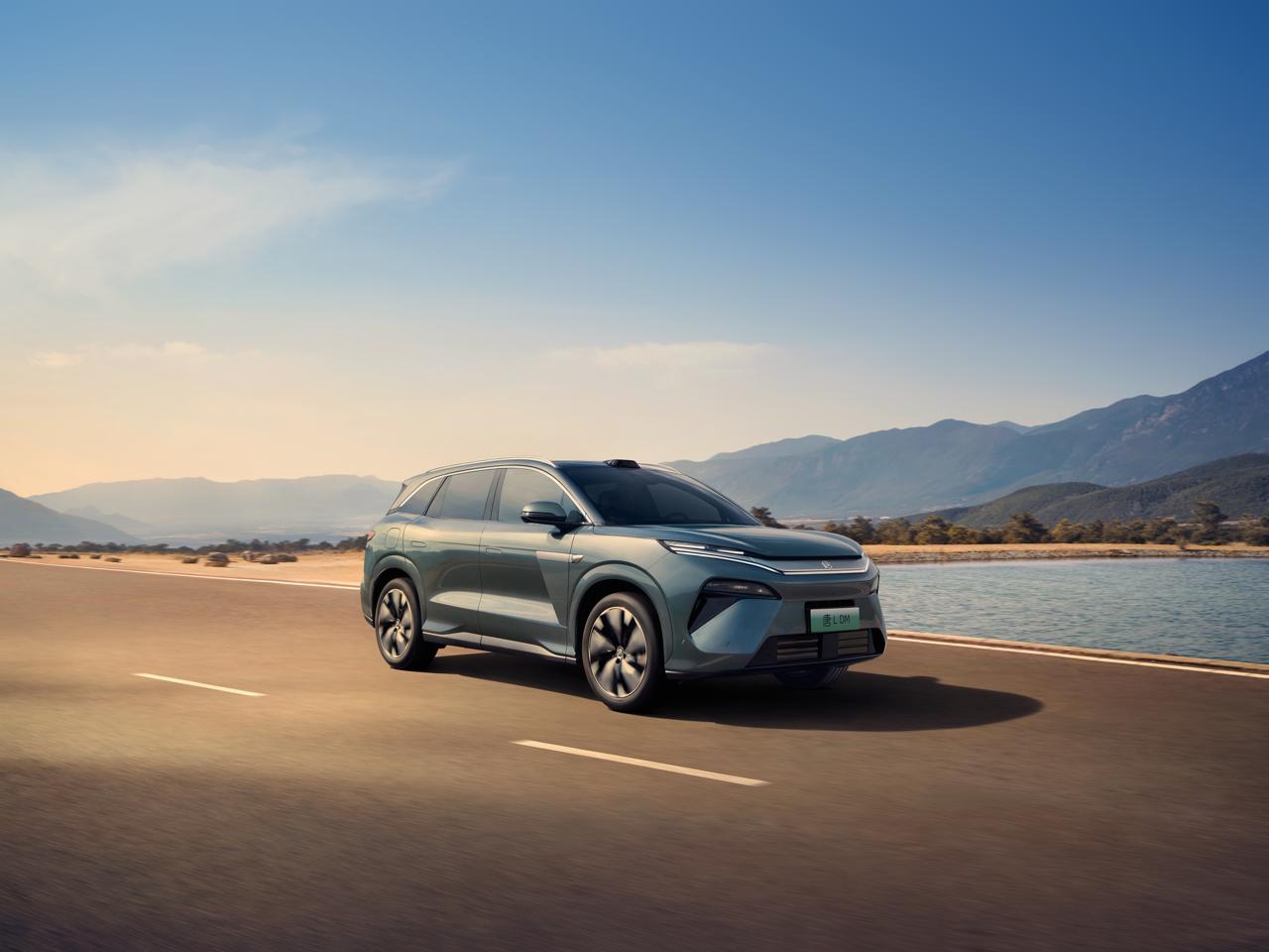 Este SUV híbrido conectable promete lujo y más tecnología que ninguno